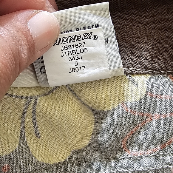 UNIONBAY Olive Floral Belted Roll Tab Utility Bermudas Size 9 - Picture 8 of 8